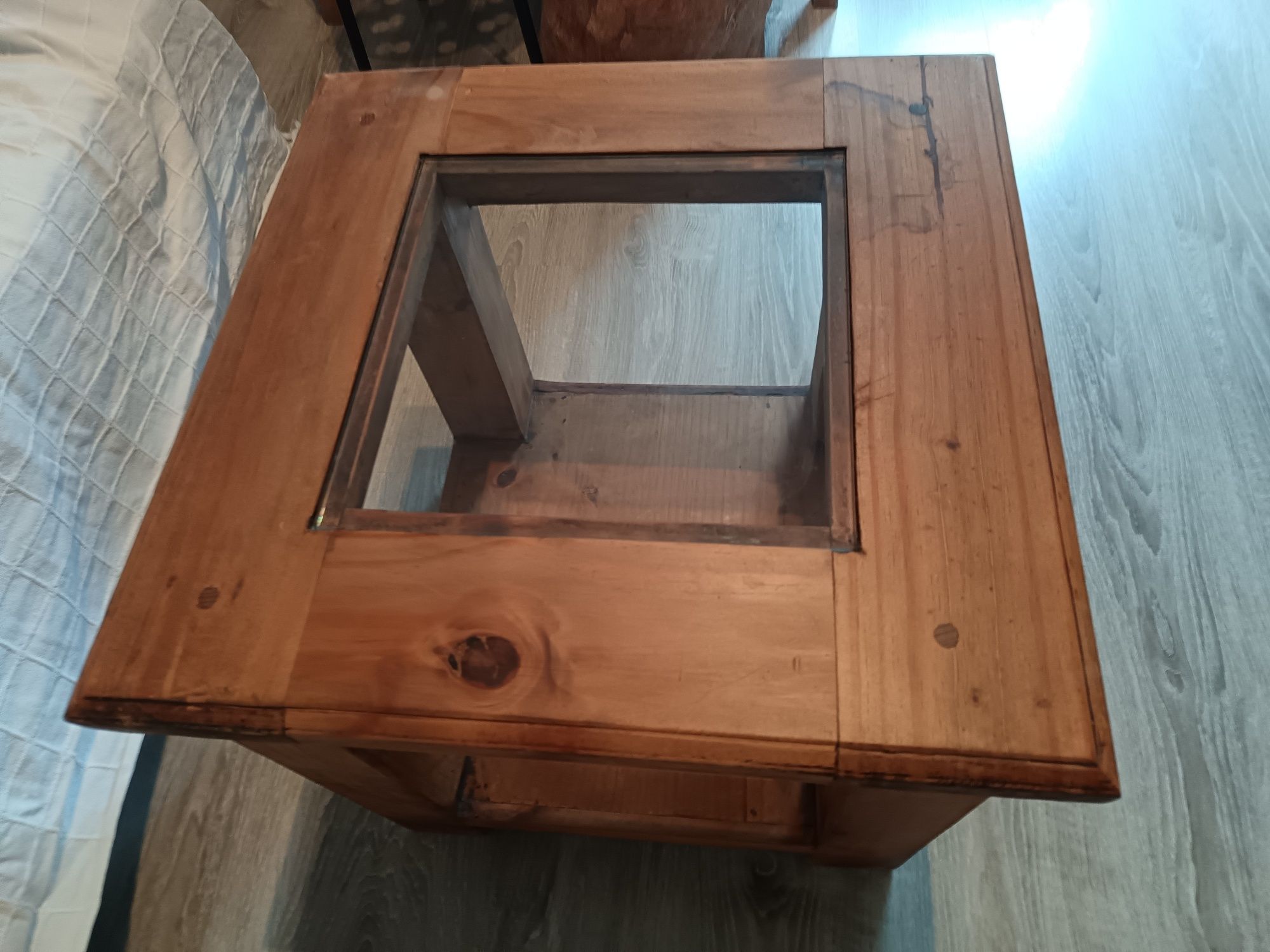 Vendo mesa e móvel rústico