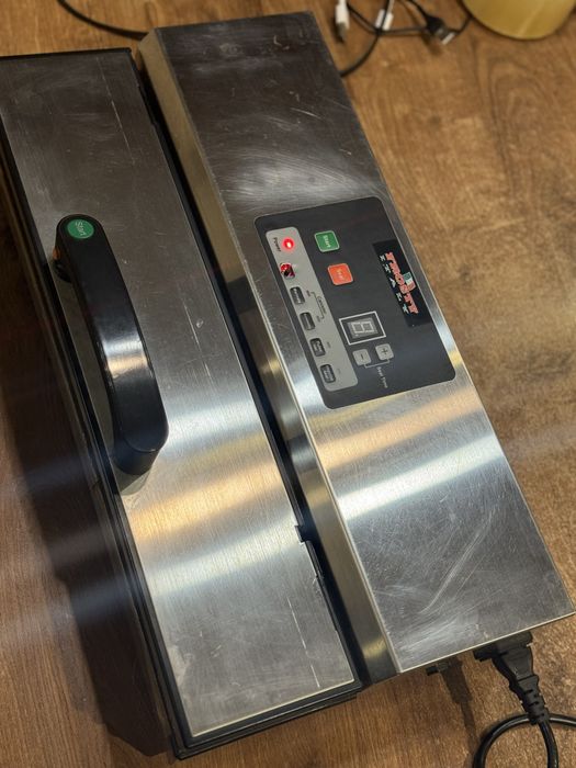 Професійний ручний вакууматор FROSTY