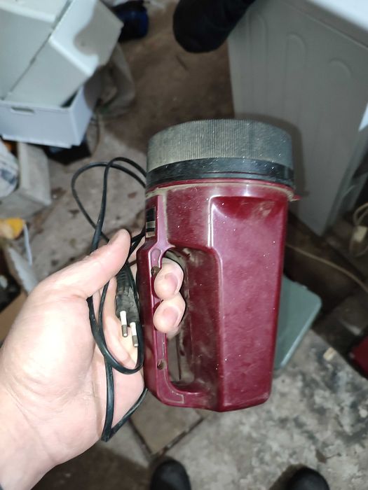 Фонарь большой нет аккумулятора