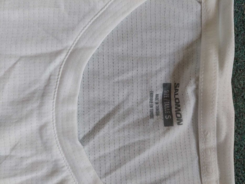 ### NOWA podkoszulek Salomon Cross Run Tank GFX – white ###