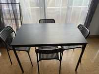 Mesa de jantar com cadeiras