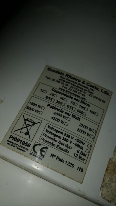 termoacumulador de agua em ferro