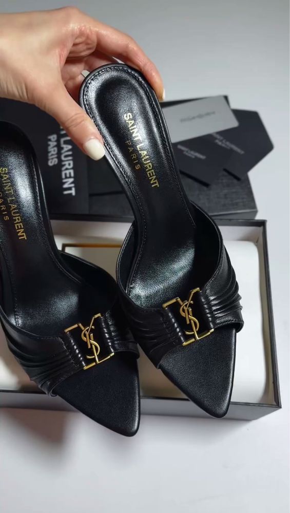 Мюлі YSL.