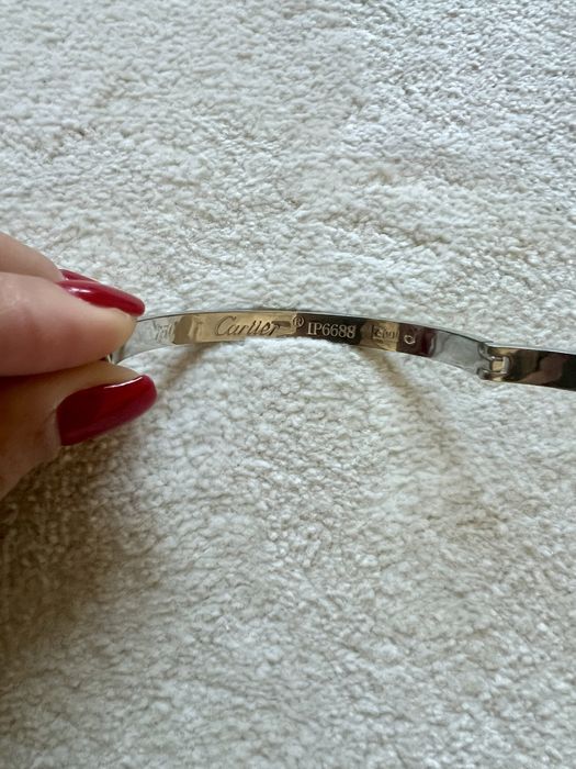 Pulseira prateada modelo da Cartier tamanho 17