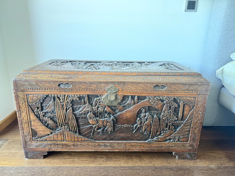 Arca de madeira antiga