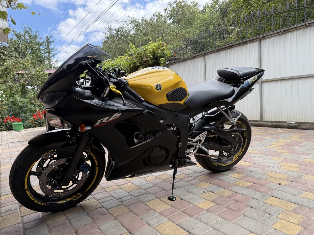 Yamaha R6 2005 року yoshimura оригинал