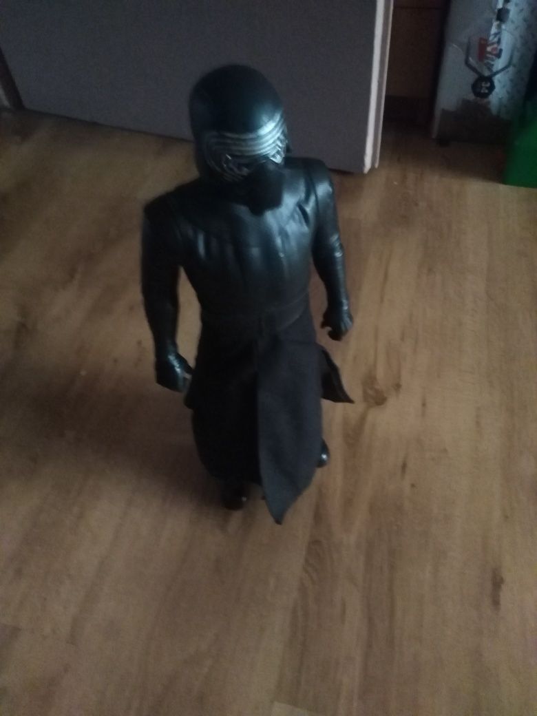 Sprzedam figurkę Kylo Rena wysokość 40cm