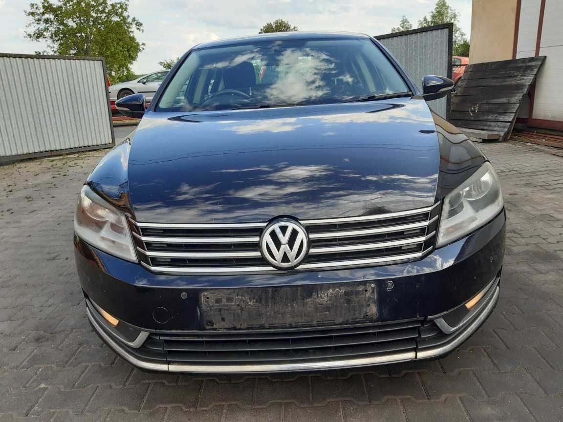 Passat B7 sedan Lampy zderzak maska błotniki drzwi Kod lakieru LC9X