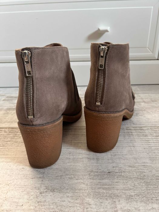 Замшеві черевики UGG р.41