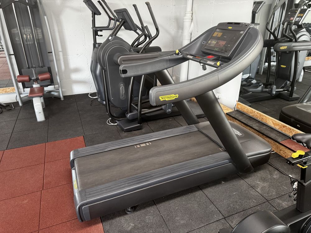 Passadeira profissional Technogym Unity 1000
