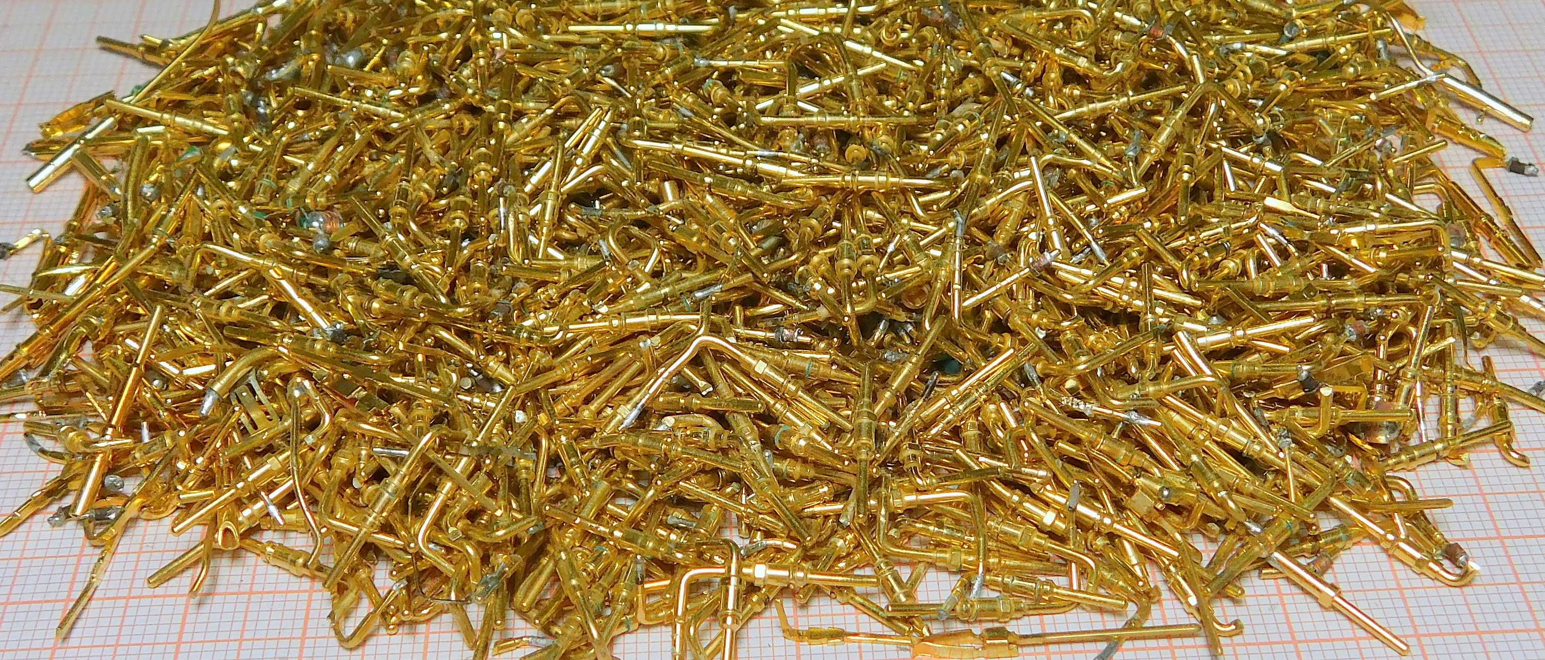 Części elektroniczne piny itp. złocone odzysk [038] - cena ok 100g