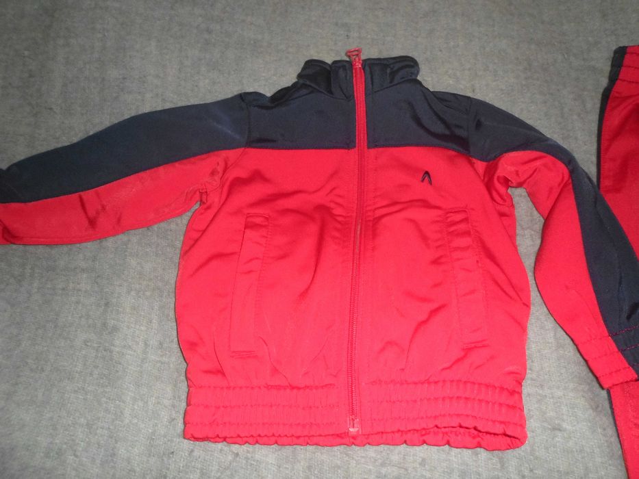 fato de treino novo com etiqueta para bebe rapaz