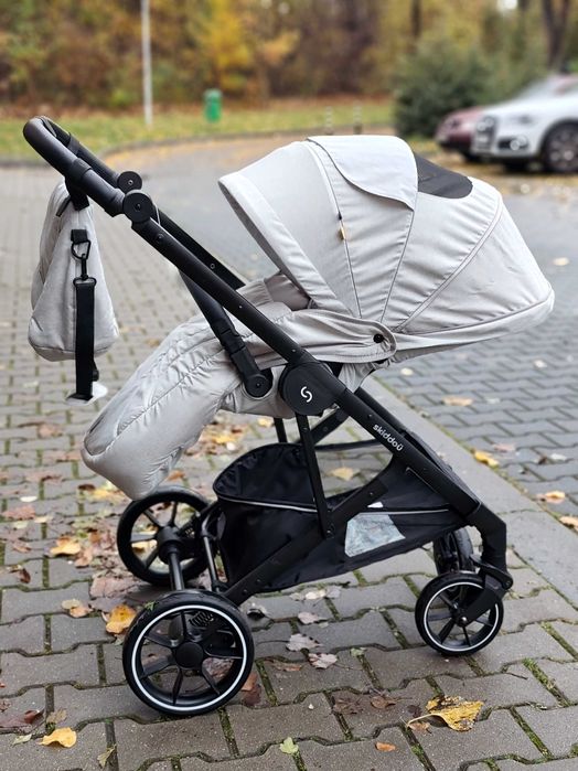 Bardzo ładny lekki wózek 2w1 Skiddou
