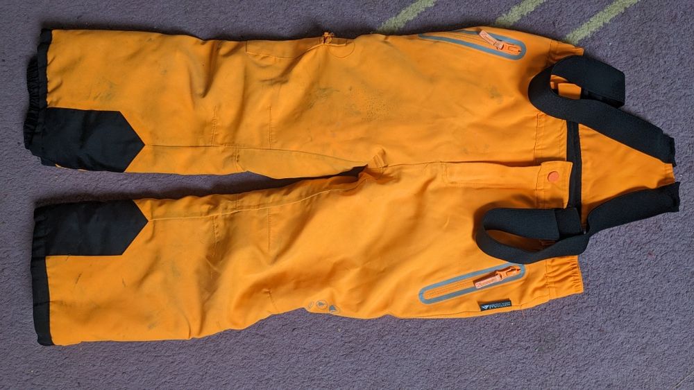 Зимовий комбінезон, зимова куртка на 3-5 років