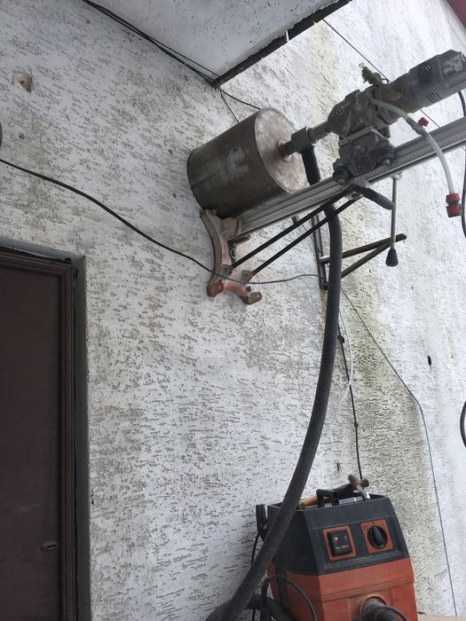 Алмазне свердління сверління буріння отворів