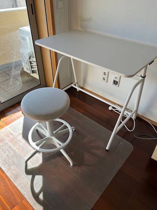 Secretaria Ikea e banqueta como novo