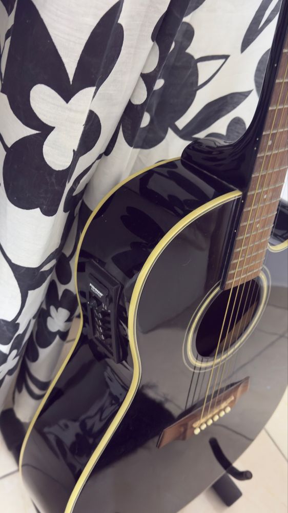 Guitarra semi acustica Ibanez
