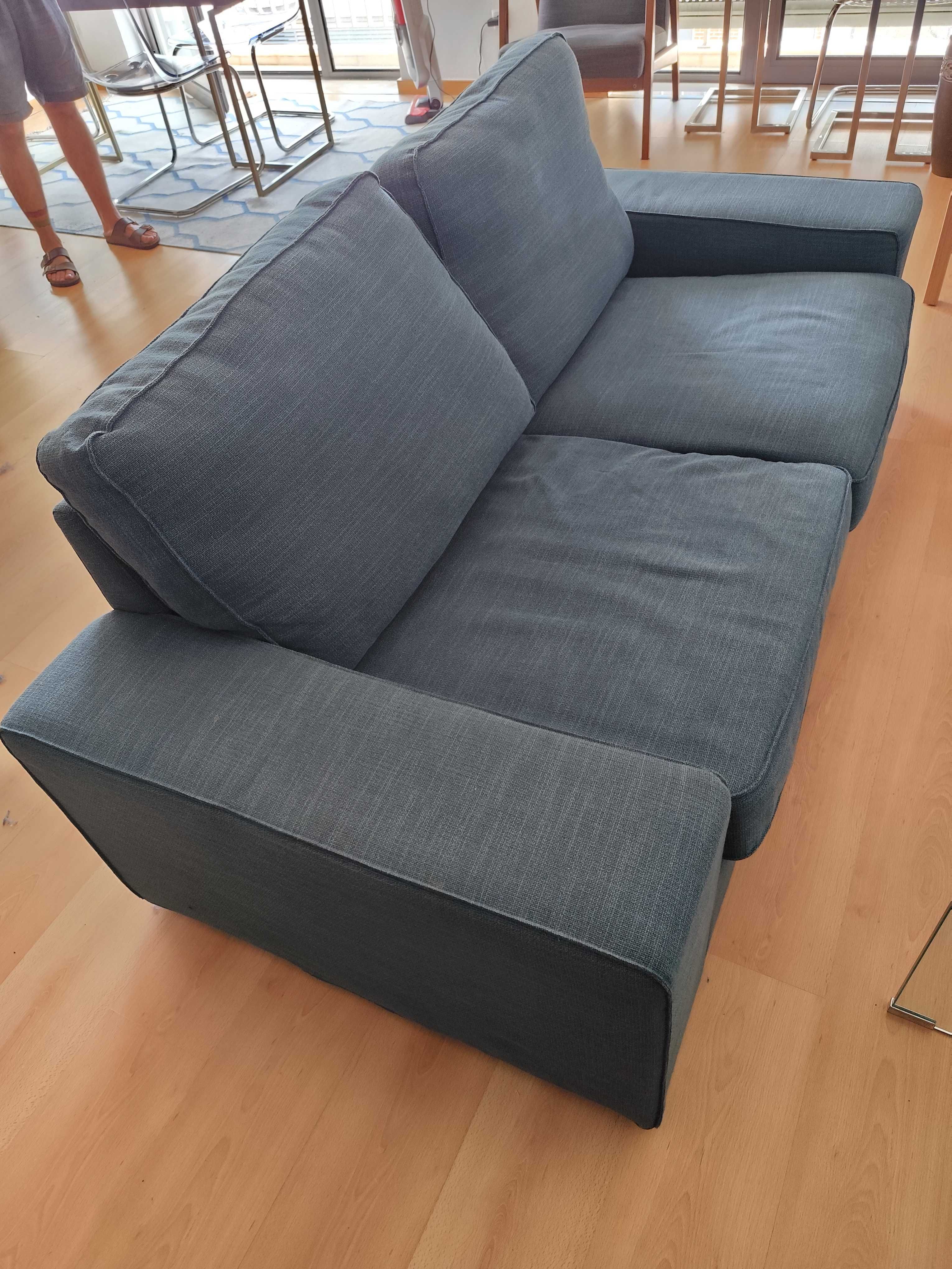 Conjunto sofás 3 + 2 lugares + Puff IKEA