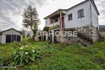 Moradia Individual c/ Terreno de 5.600 m2 em Cornes, Vila Nova de Cerv