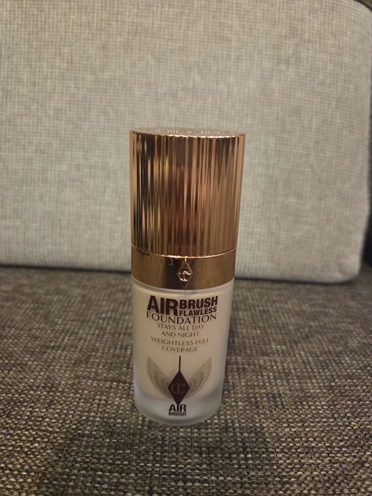 Podkład Charlotte tilbury airbrush flawless 4N długotrwały