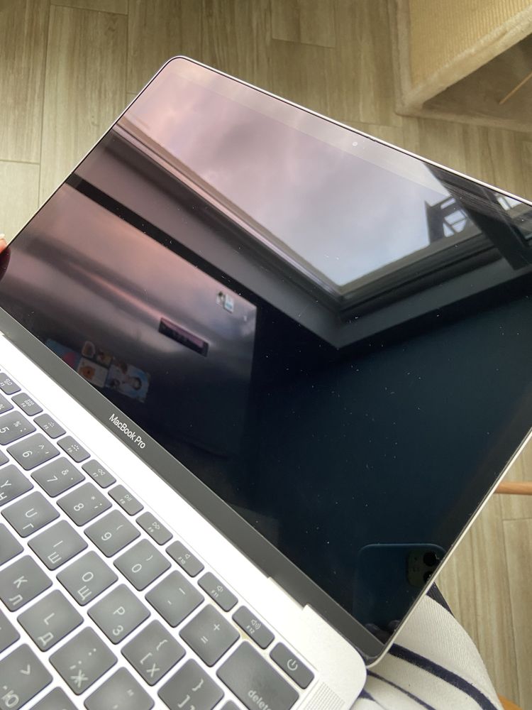 Macbook pro 13.3, 128, 2017