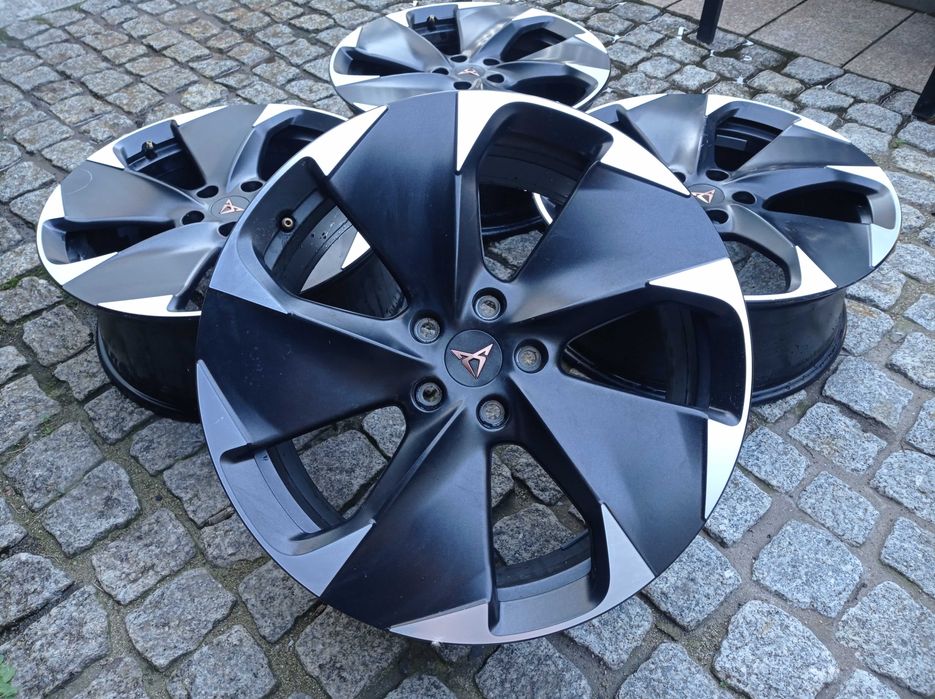 Felgi aluminiowe Alufelgi Seat 19 Leon Cupra Born OEM oryginalne 10e