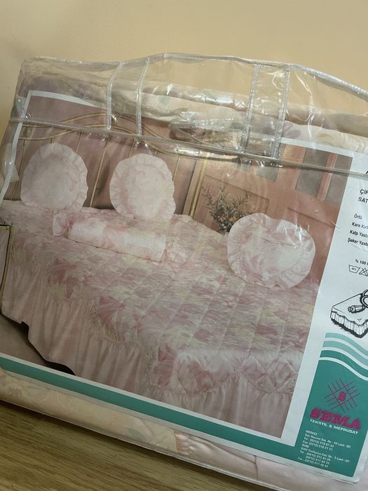 Персикове покривало на ліжко з фігурними подушками, Туреччина