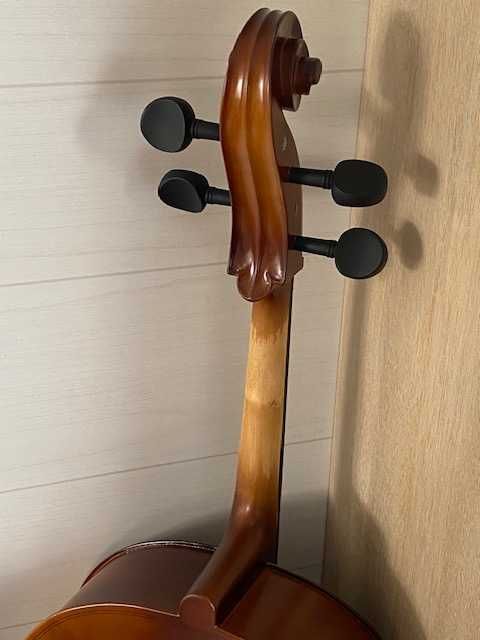 Violoncelo praticamente novo
