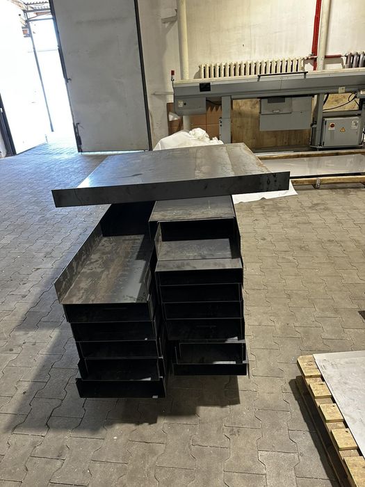 Лазерна різка, гнуття, зварювання металу та розробка креслень.