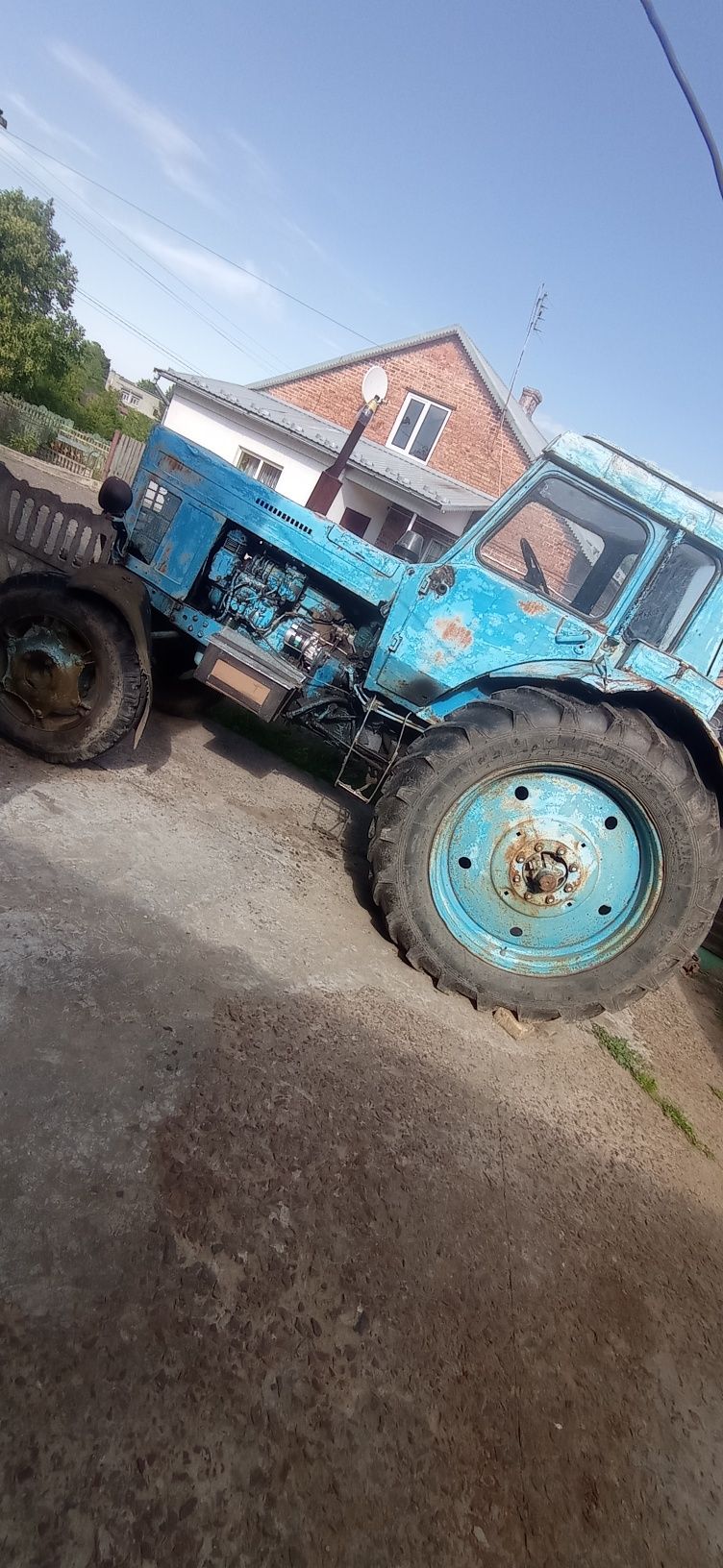 Продам трактор мтз82