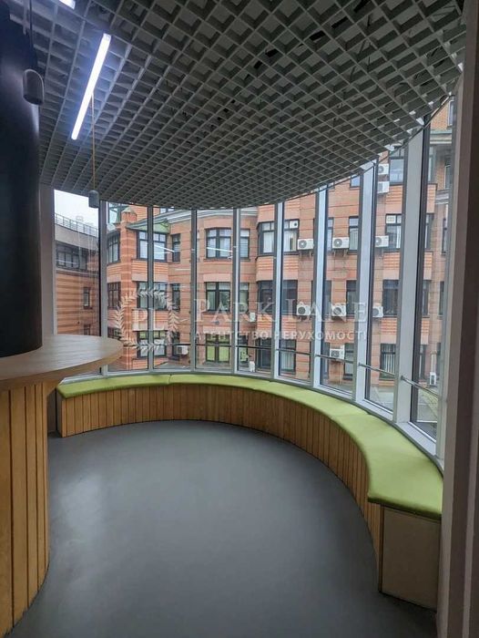 БЕЗ%. Опенспейс офіс в БЦ. метро Печерська Лесі Українки