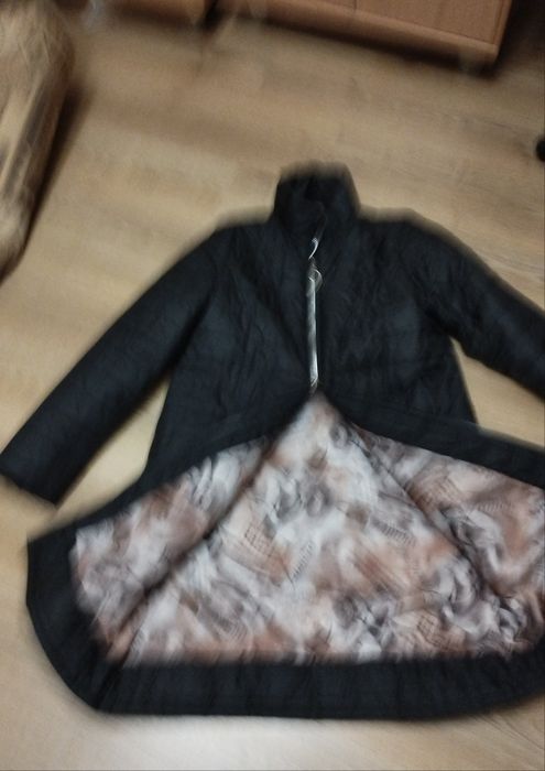 Жіноче осінньо- весяне пальтоо.о