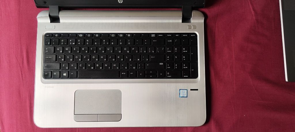 HP 450 G3 ddr4 8gb ssd240