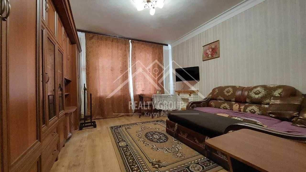 Продаж 2к “сталінки” з меблями та технікою по вул.Героїв АТО (96кв-л)