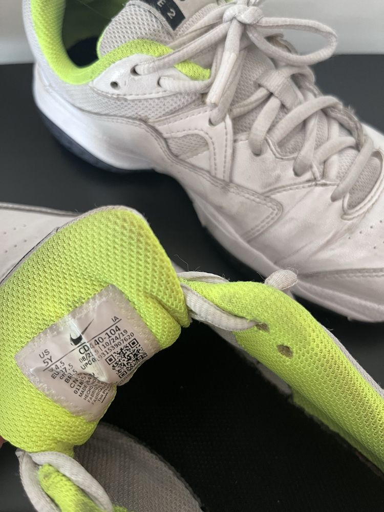 Nike Court brancos 37,5