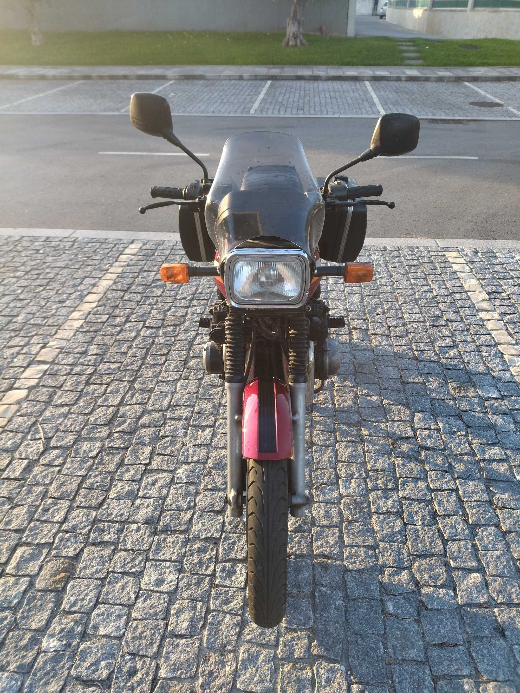 Kawasaki z750gt impecável