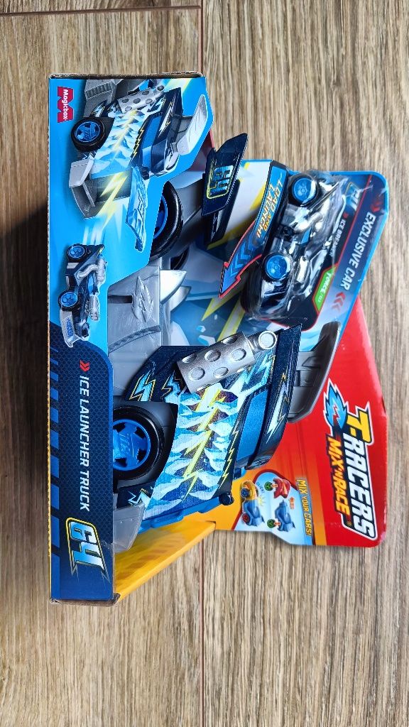 Samochód TRacers mix n race ice launcher truck