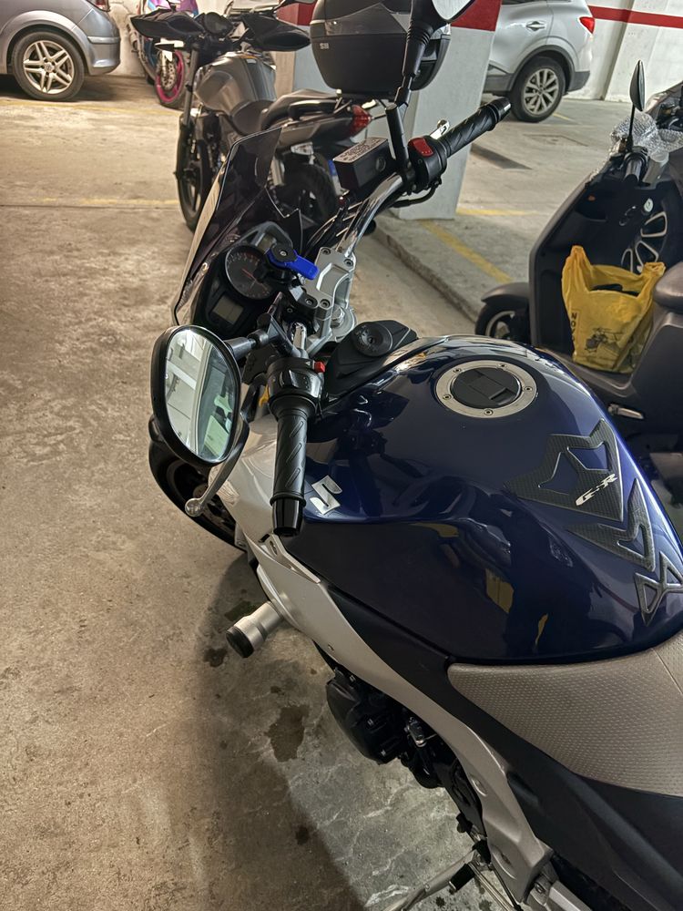 Suzuki GSR 600 ano 2006