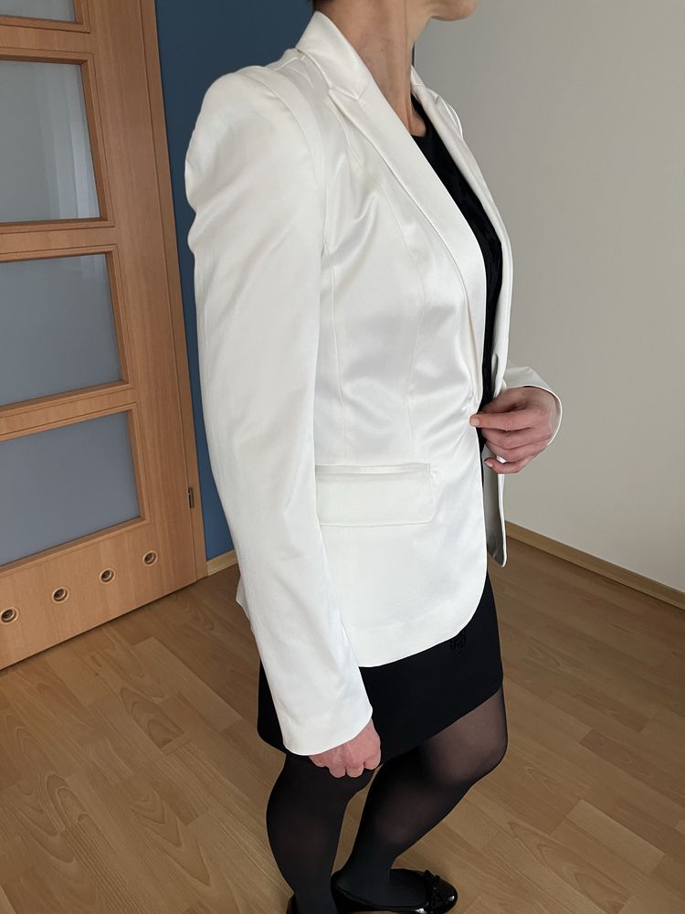 Elegancka marynarka damska Simple