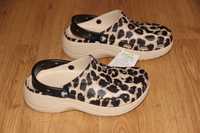 Жіночі крокси Crocs baya platform printed clog leopard W7,W8, W9 сабо