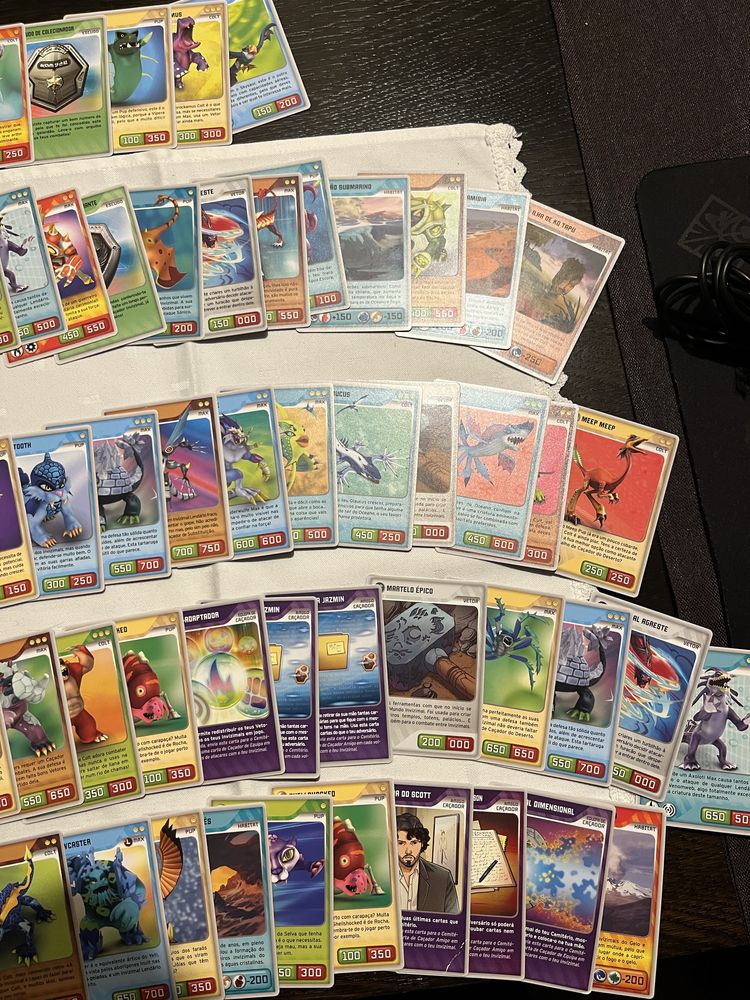 Cartas Panini - Invizimals