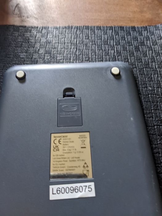 Продаю весы кухонные электронные