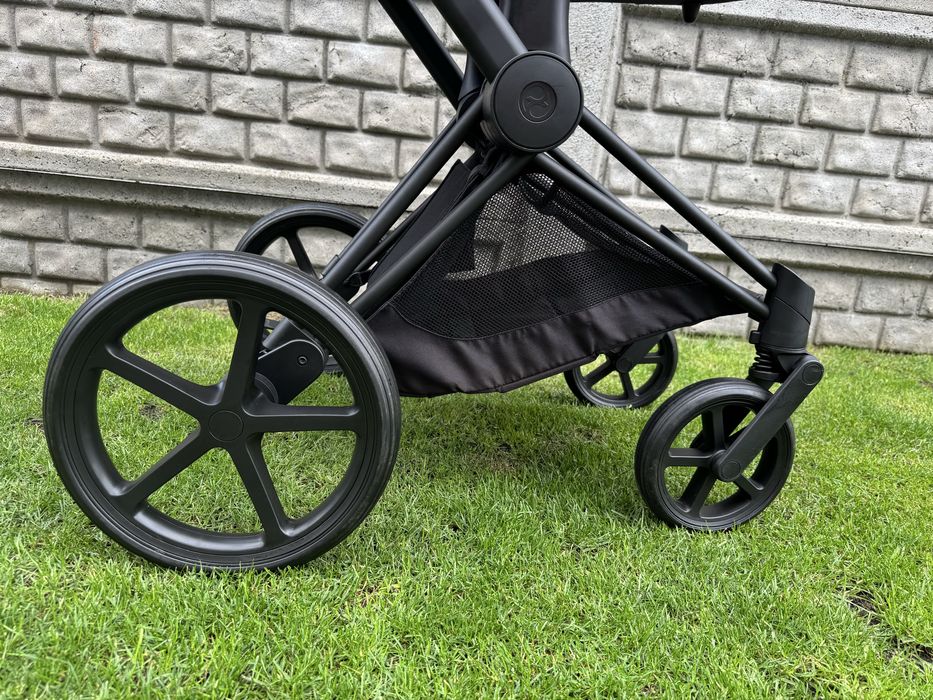 Cybex Priam 4.0 Black / Black Matt ( Gondola + Stelaż )