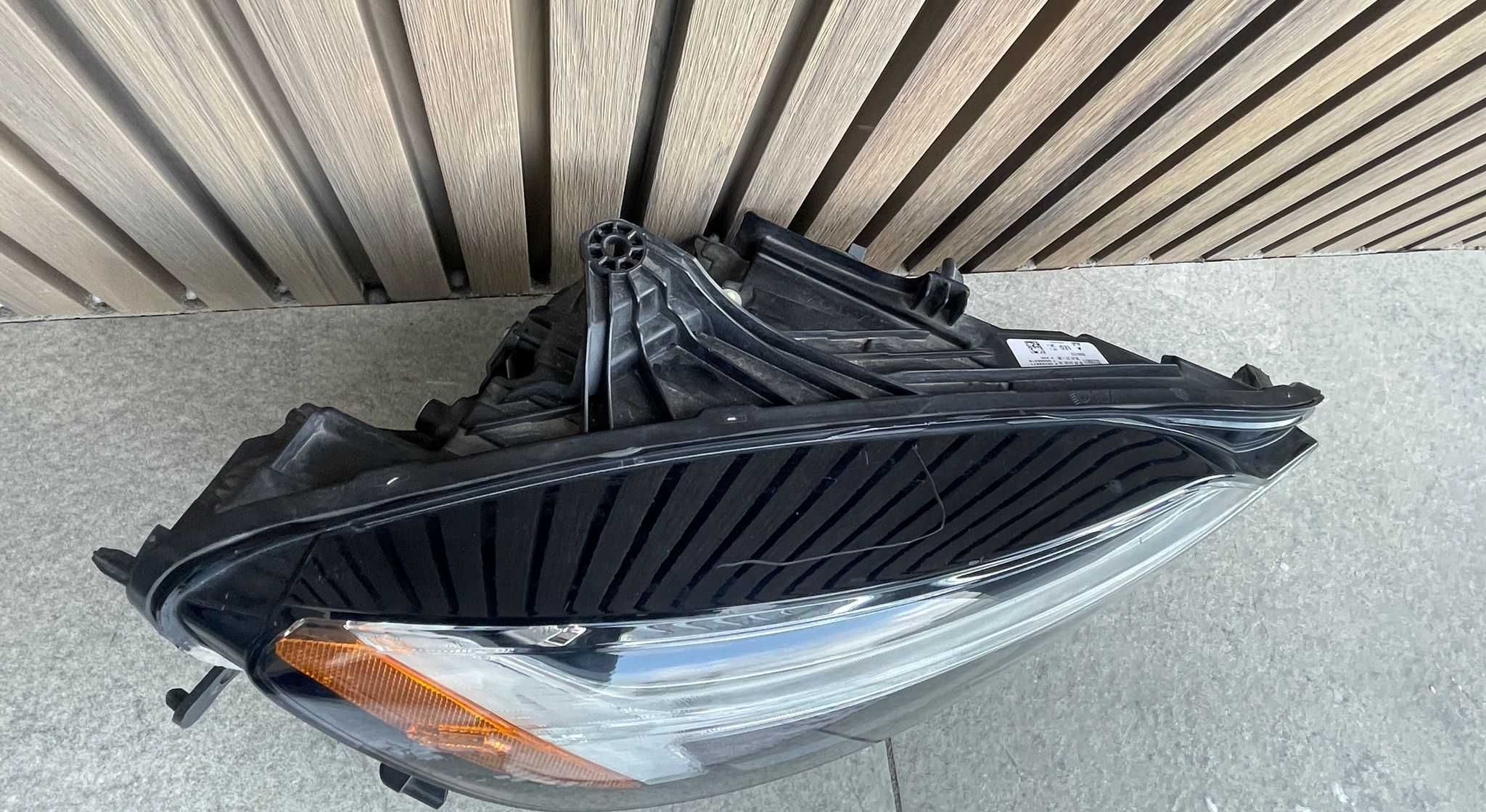 Lampa prawa full led ACTIVE HIGH BEAM SYSTEM