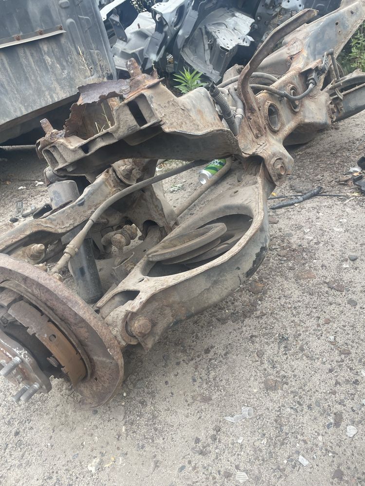 Підрамник подрамник Nissan Pathfinder R51