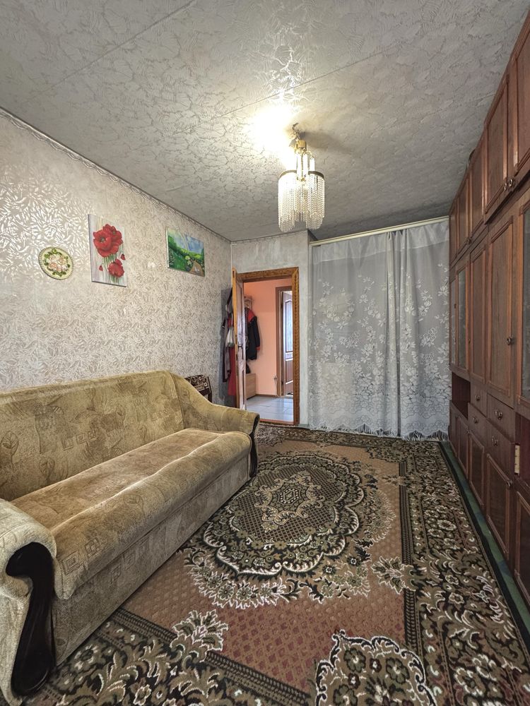 Двухкомнатная в Новомосковске, 2 этаж