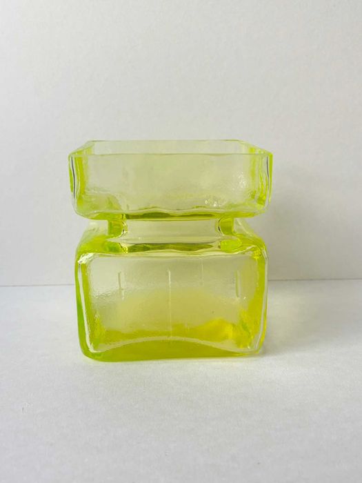 Wazon uran, Helena Tynell Uranium