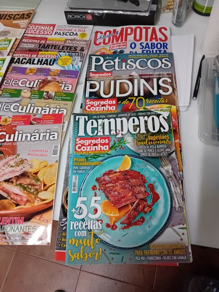 Livros de cozinha  lote com + de 300 fachicolos
