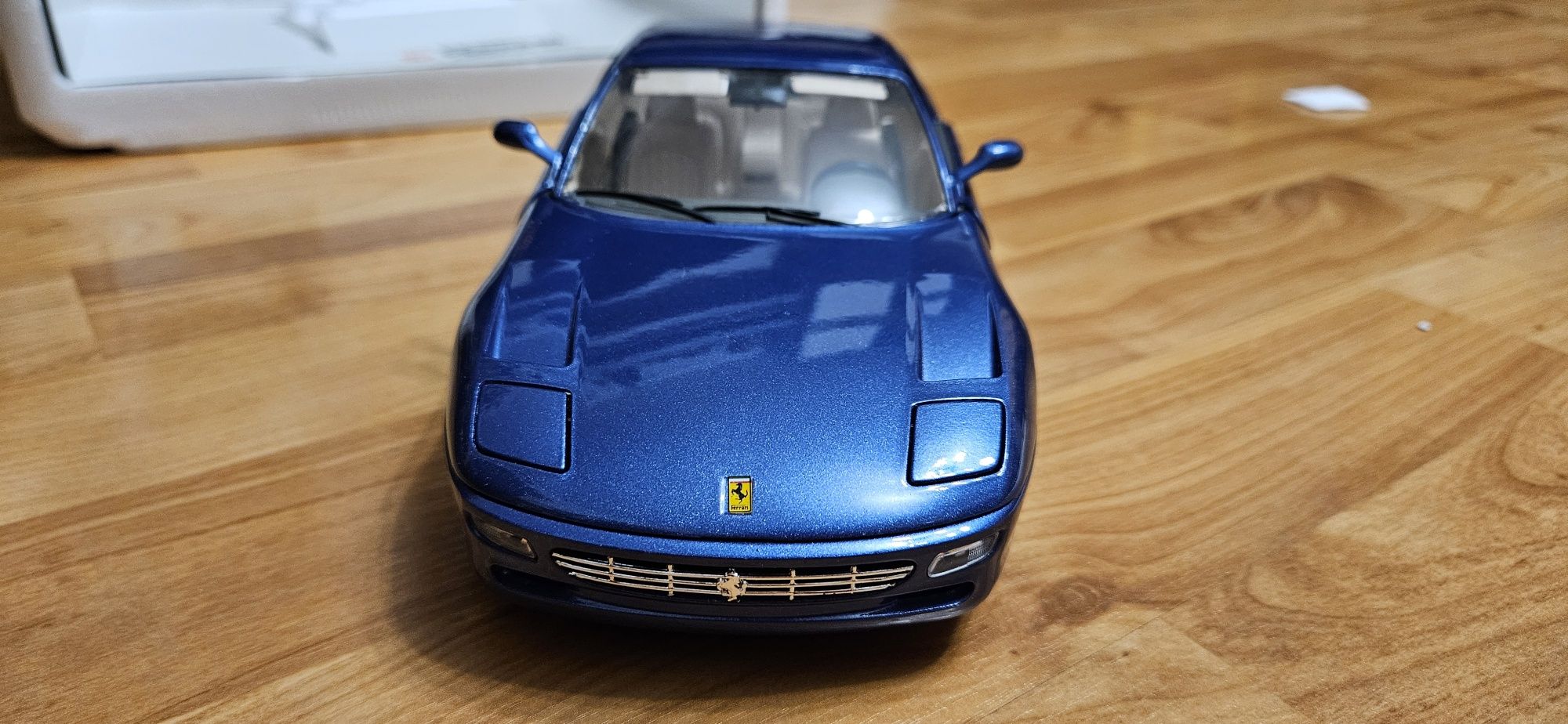 1:18 Burago Ferrari 456 GT