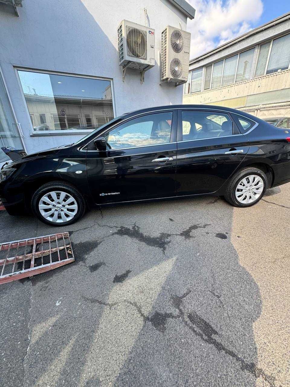 Оренда електроавтомобіля Nissan Sylphy 2018 для роботи в таксі